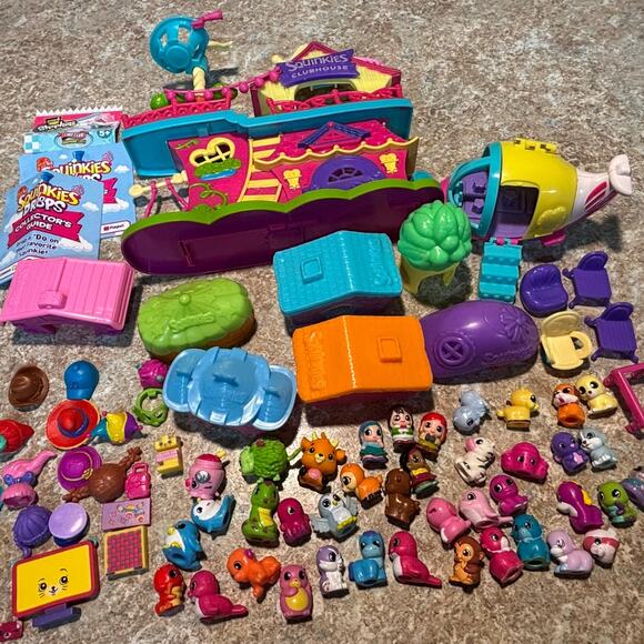 Squinkie Do Drops 80 Piece Lot Mini Figures Helicopter Club House Booklet Toys - Picture 2 of 11